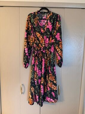 💥3/$20 SHEIN Black Wrap Dress with Pink & Orange Floral Print